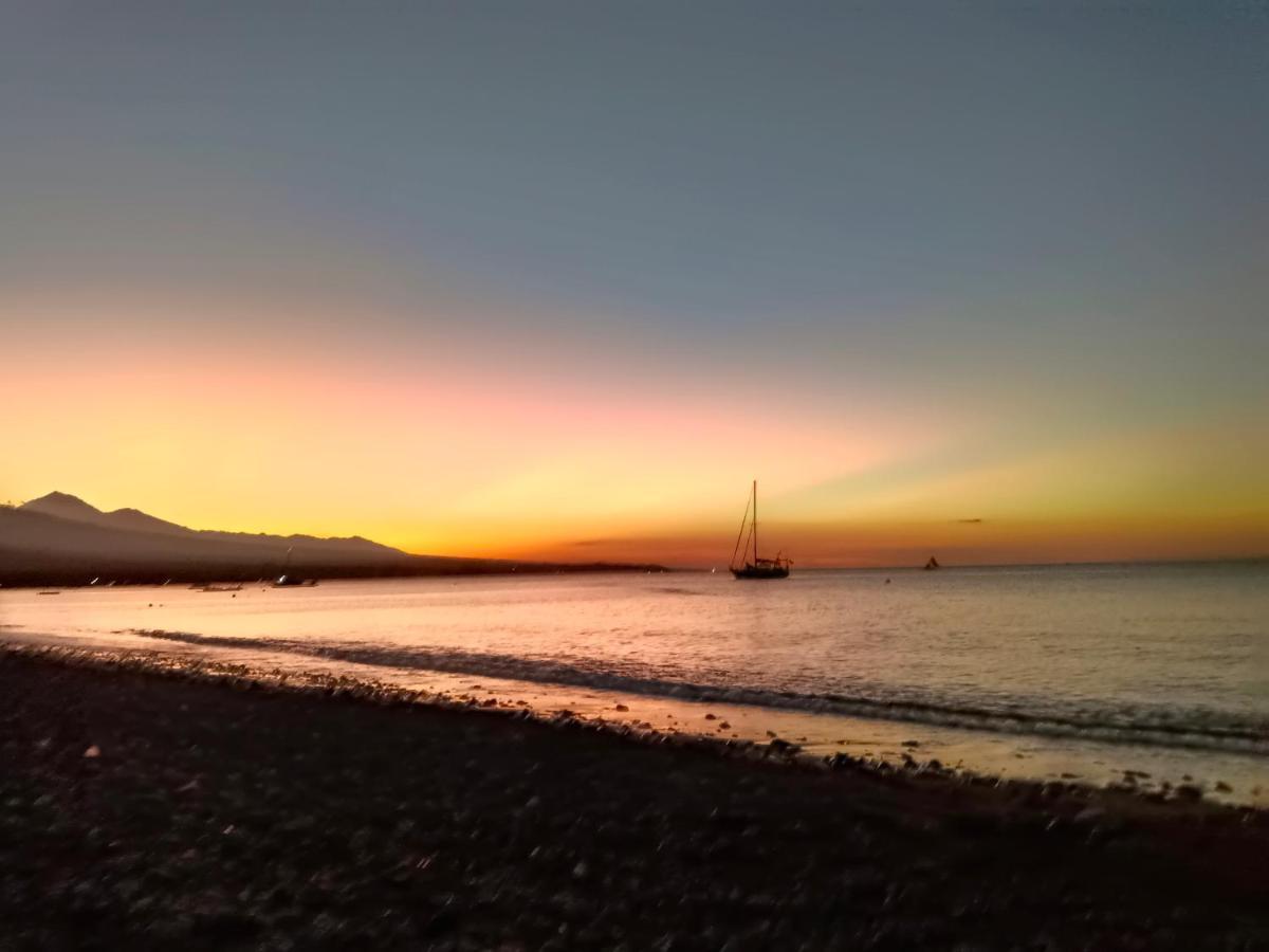 Beach Side Amed Delem Family Ambat Kültér fotó